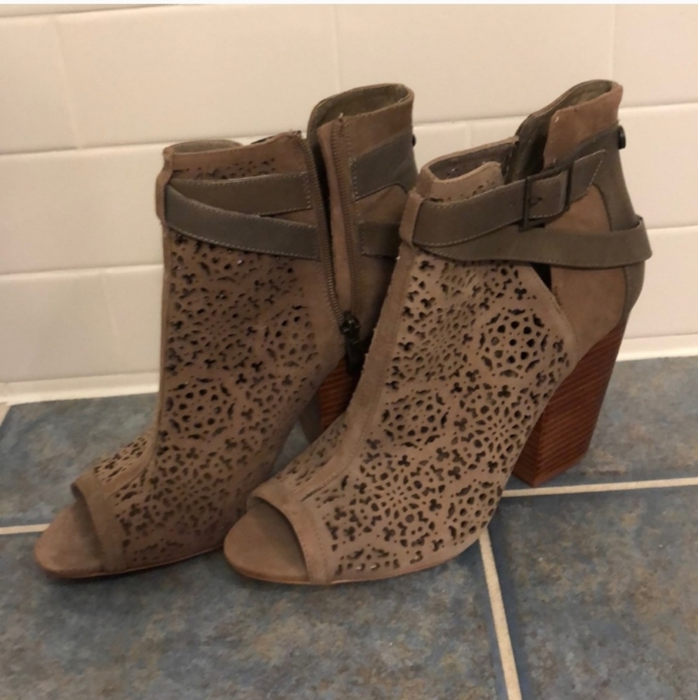NWT Vince Camuto Peep Toe Ankle Booties